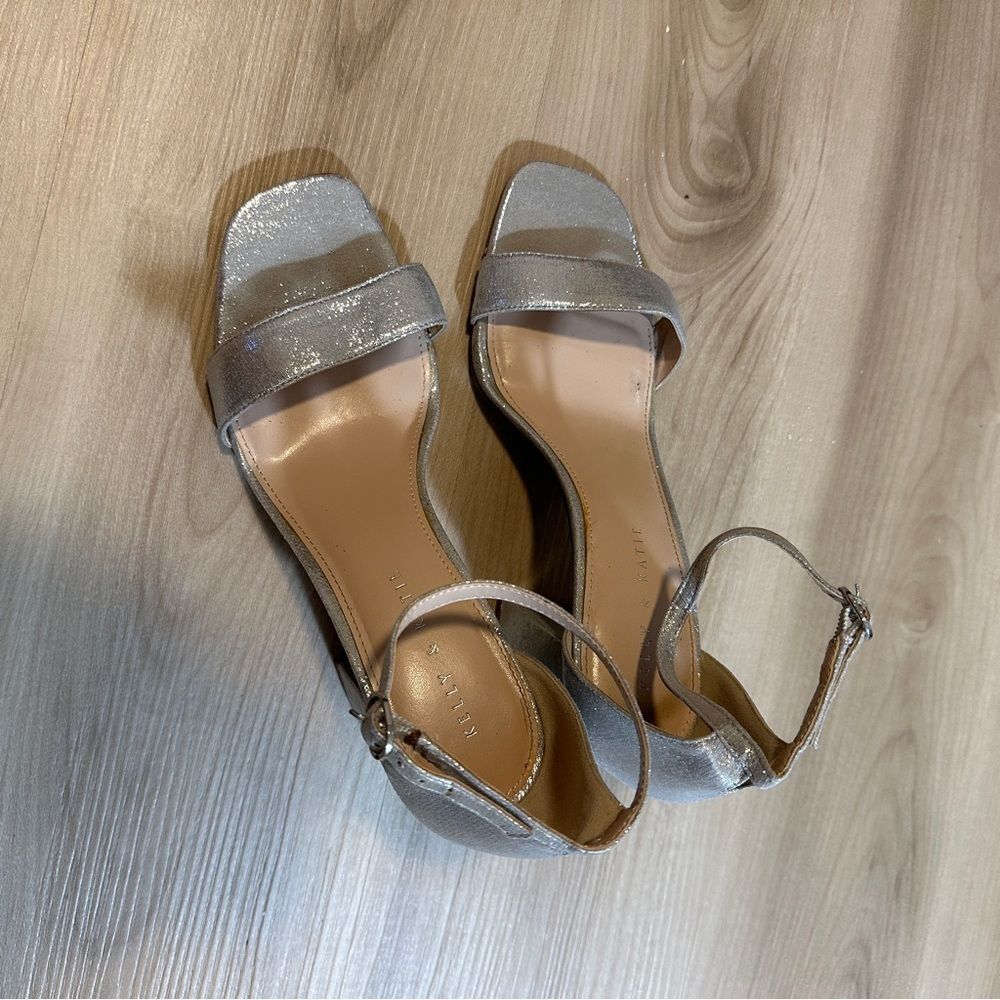 Kelly & Katie Caital Sandal Silver Shimmer Metallic Size 10 - Picture 4 of 13